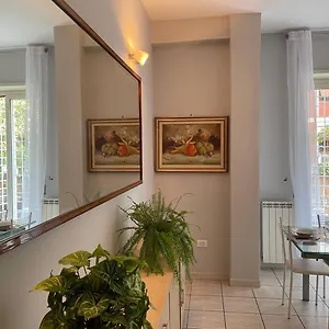 Spacious And Bright Apartament Rzym